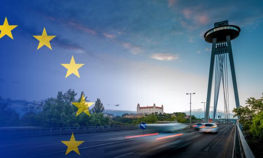 © iStock / RossHelen